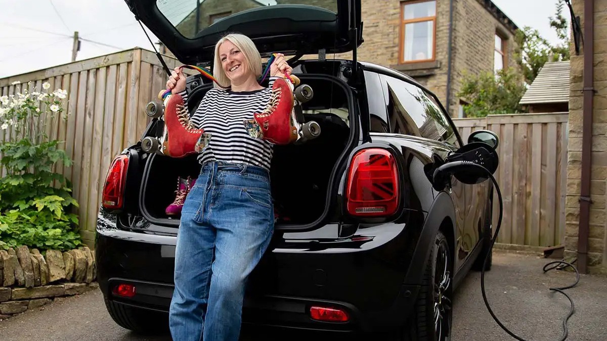 MINI Emobility Stories - Iola - espace